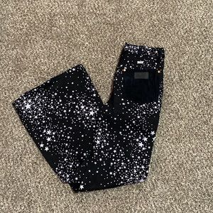 Super out going wrangler jeans! Never Worn, be super cute for cowboy christmas!